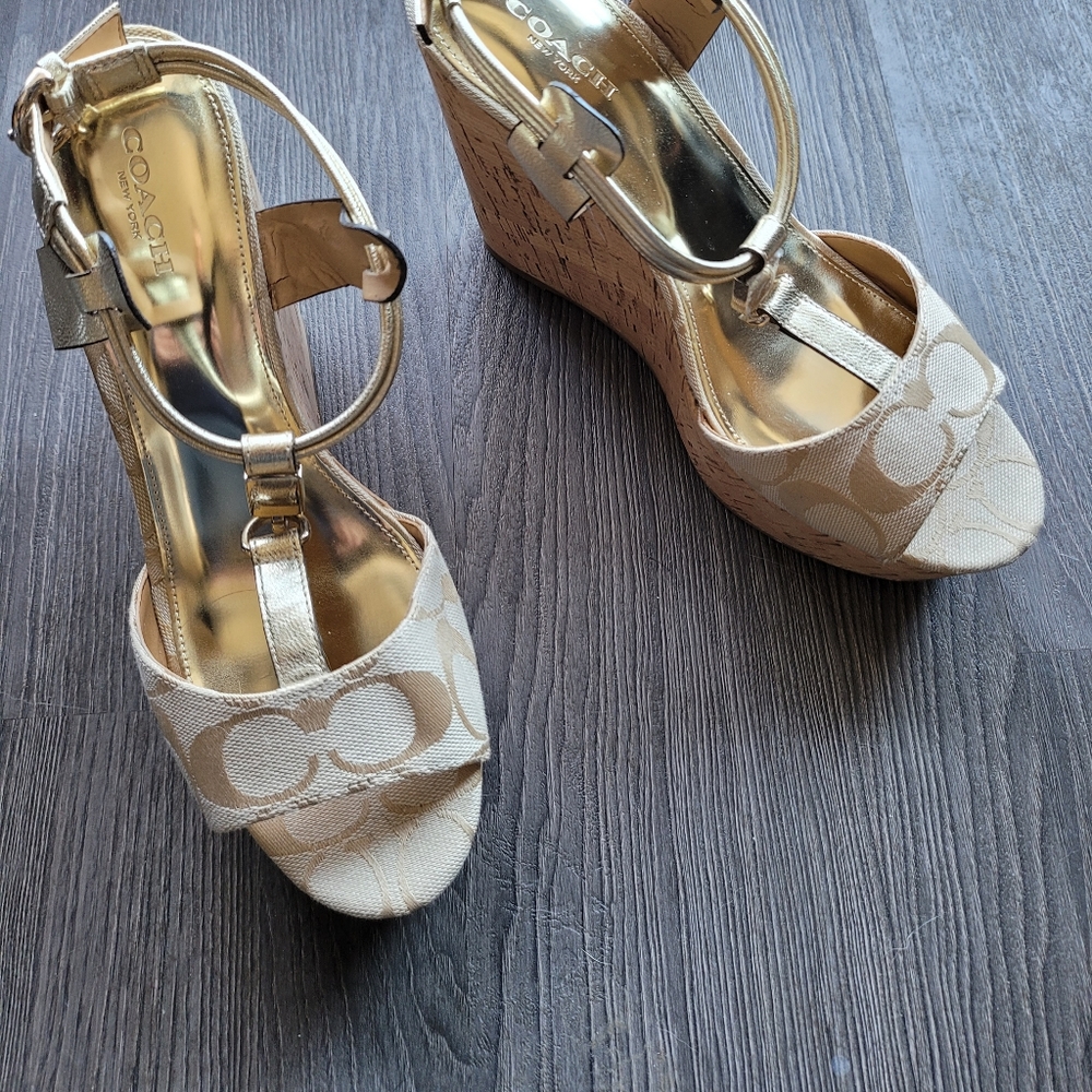 Coach Wedges - Gold